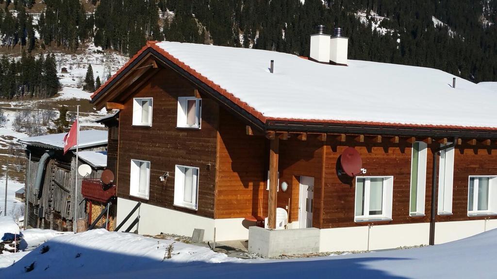 Casa Aurora Villa Tujetsch Bagian luar foto